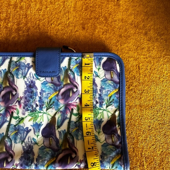 Assortment of makeup bags - Picture 2 of 12